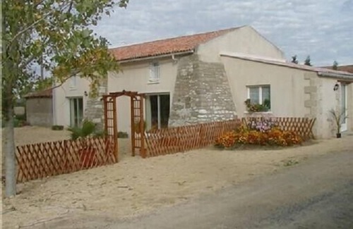 Doue-en-Anjou Cottage | Le gite du bois fleuri 49700 saint-georges-sur-layon
