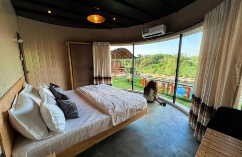 Biyagama Autre | The Glamp