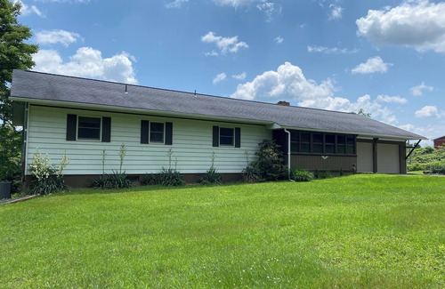 Cambra Maison | The Glen! Country living at its best, but close to amenities. n
