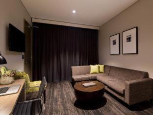 Eight Mile Plains Hôtel | The Glen Hotel and Suites