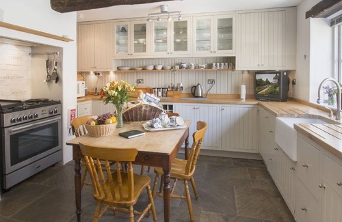 Blockley Maison | Le Glen est une maison familiale spacieuse datant du début du XIXe siècle avec un grand jardin.