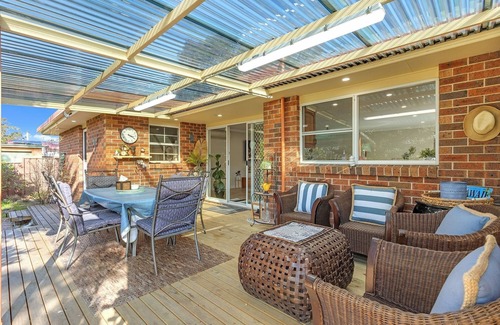 Basin View Maison | The Goddess of Wine Retreat with 3pm Checkout