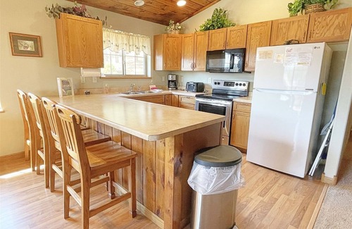 Hill City Maison | The Gold Mill Lovely Twin Home with Downtown View