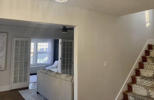 Midtown Maison | MIDTOWN MANSION! Near Zoo, Nightlife, CHI Event center & TD Ameritrade!