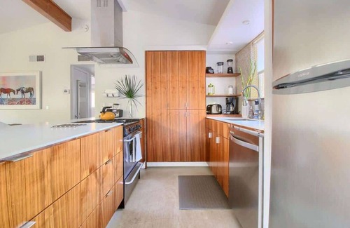 South River City Maison | The Goldie Summary: B