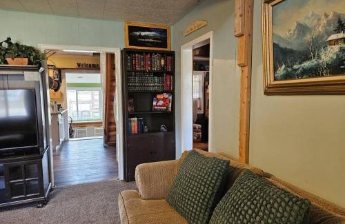 Henrieville Maison | The Goulding Cottage PLUS LOFT