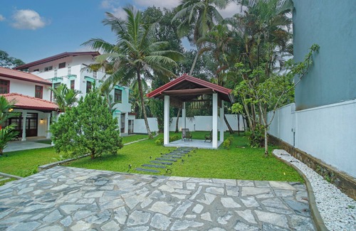 Pannipitiya Maison | The Grand Bliss, Kottawa, 3-bedroom villa with AC, WiFi, Private Pool, and Gym