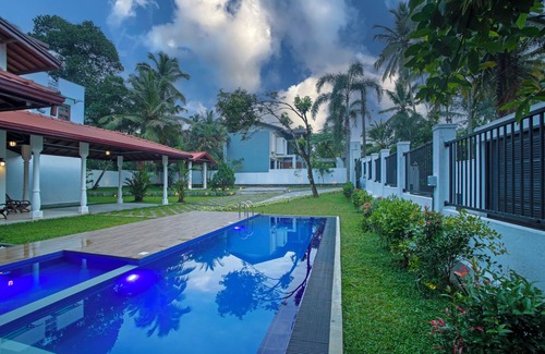 Pannipitiya Maison | The Grand Bliss, Kottawa, 3-bedroom villa with AC, WiFi, Private Pool, and Gym