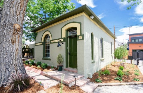 Five Points Appartement | The Grand Curtis | Beer + Wine| Sleeps 4