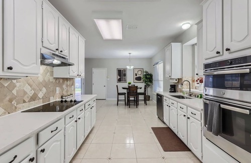 Southwest Carrollton Maison | The Grand Leicester – Spacious 4BR Stay