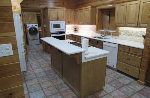 Shreveport Cabine | The Grand Lodge at Gavel Falls Campground