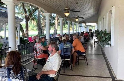 Lady Lake Station Balnéaire | The Grand Oaks Resort