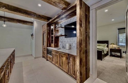 Copper Mountain Maison | The Grand Timbers - Luxury Ski-in/Ski-out Home with Mountain Views