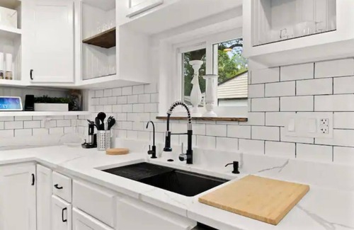 Peoria Maison | The Grandview Retreat. Elite 4 bedroom & Hot Tub