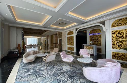 Pagedangan Hôtel | The Grantage Hotel & Sky Lounge