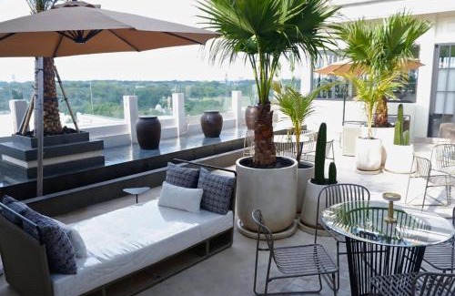 Pagedangan Hôtel | The Grantage Hotel & Sky Lounge