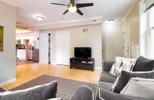 Trinidad Maison | The Gray Corner House by Gallaudet 3 BR 2 BA