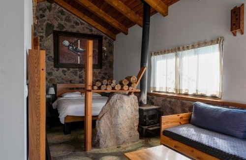 Ma'ale Gamla Chalet De Ski | The green and red cabins