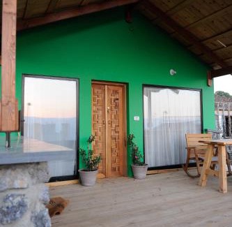 Ma'ale Gamla Chalet De Ski | The green and red cabins