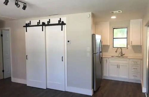 Spring Hill Maison | 🪴The Green Bungalow🪴 Clean Modern Comfort