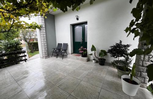 Postojna Appartement | The Green Door Apartment
