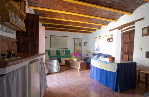 Jabugo Cottage | La Rana Verde, naturaleza, grupos, familias, senderismo, gastronomía, cultura.