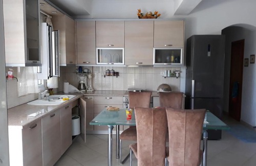 Velika Maison | The green garden villa by the sea!