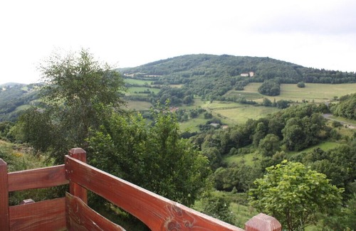 Yzeron Cottage | Le gîte Vert et sa double terrasse