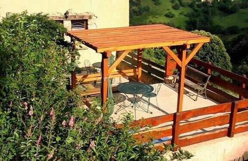 Yzeron Cottage | Le gîte Vert et sa double terrasse