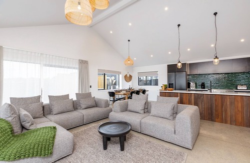 Martinborough Maison | The Green House: Luxe Eco Escape