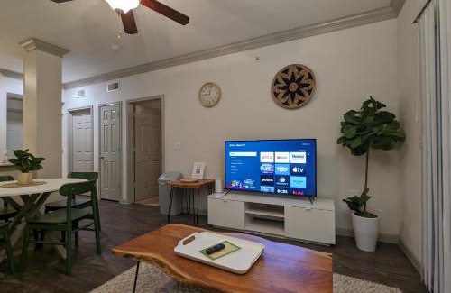Nassau Bay Appartement | The Green Room 2 - 1BD 1BA near NASA JSC