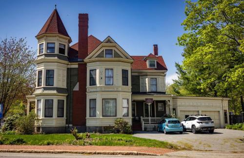 Southern Coast Maison | The Gregory House - A Maine Victorian Mansion