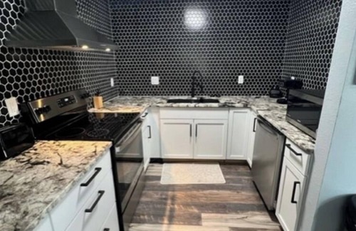 Appleton Maison | The Grey Goose at Woodmere Estates