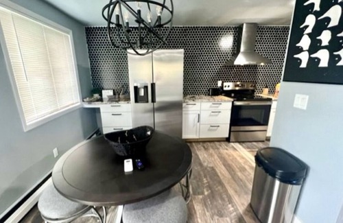 Appleton Maison | The Grey Goose at Woodmere Estates