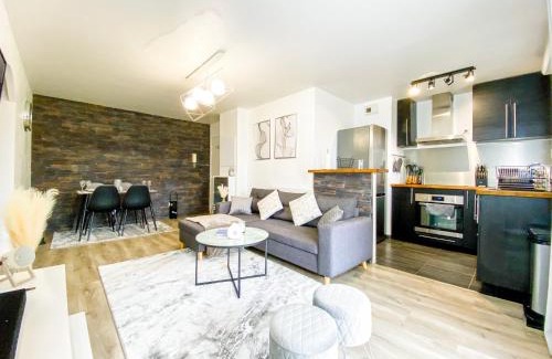 Bussy-Saint-Georges Appartement | The Grey House - Parking - Piscine - RER à 6 min
