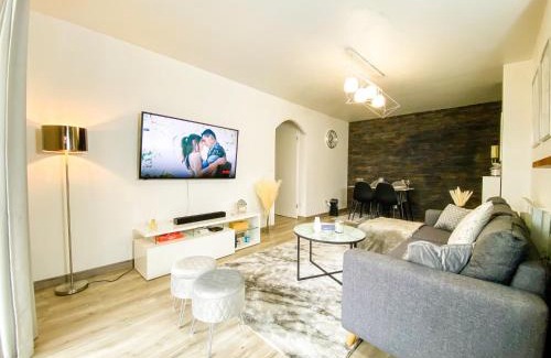 Bussy-Saint-Georges Appartement | The Grey House - Parking - Piscine - RER à 6 min