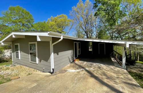 Bella Vista Maison | The GreyWood - a 2 bedroom bungalow on the Back40 - Permit 50277