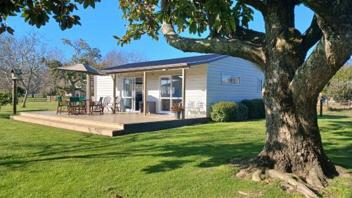 Te Teko Maison | THE GUEST HOUSE - Awakeri modern country cottage