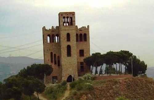 Ciutat Meridiana Appartement | The GuestHouse of Baron's Tower