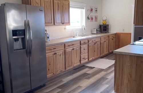 Corvallis Maison | The Guesthouse - on 3.5 acres in Corvallis, MT