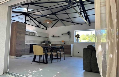 Nyls Villa | La guinguette sous les mûriers