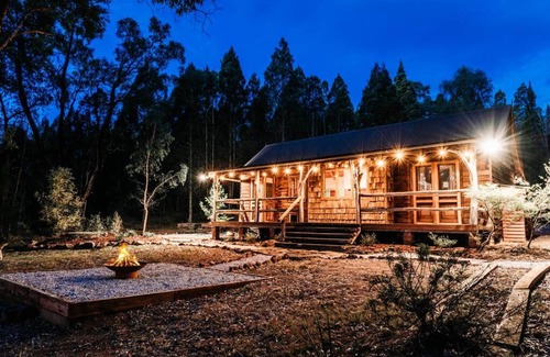 Budgee Budgee Maison | The Gully - Dreamy Cabin on Acres of Outback Charm