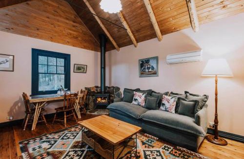 Budgee Budgee Maison | The Gully - Dreamy Cabin on Acres of Outback Charm