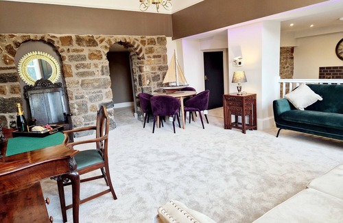 Knott End-on-Sea Appartement | The Hamilton Luxury Apartments - Lord William Suite