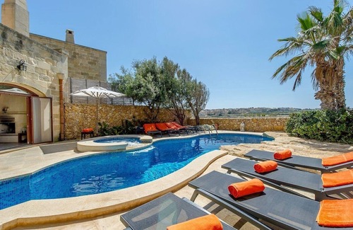 Ta' Għammar Villa | The Hamlet 2 Holiday Home