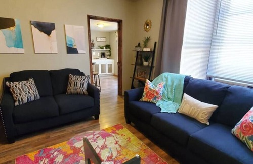 Guthrie Maison | The Harrison House // Pets Welcome // WIFI