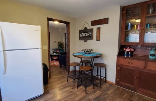 Guthrie Maison | The Harrison House // Pets Welcome // WIFI