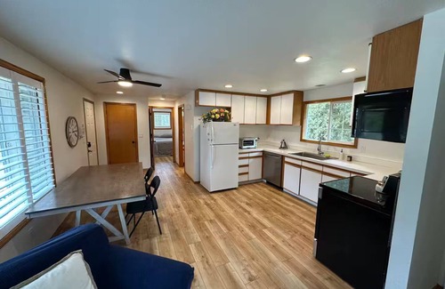 Brush Prairie Maison | The Haven - Private Retreat near Battle Ground