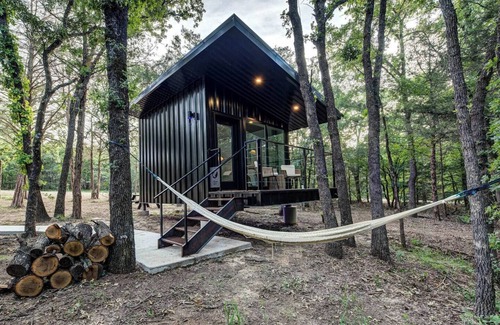 Alvord Cabine | The Hawk’s Nest |Peaceful Tiny Cabin w/Pickleball