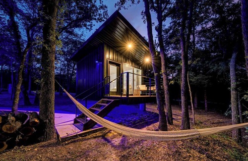 Alvord Cabine | The Hawk’s Nest |Peaceful Tiny Cabin w/Pickleball